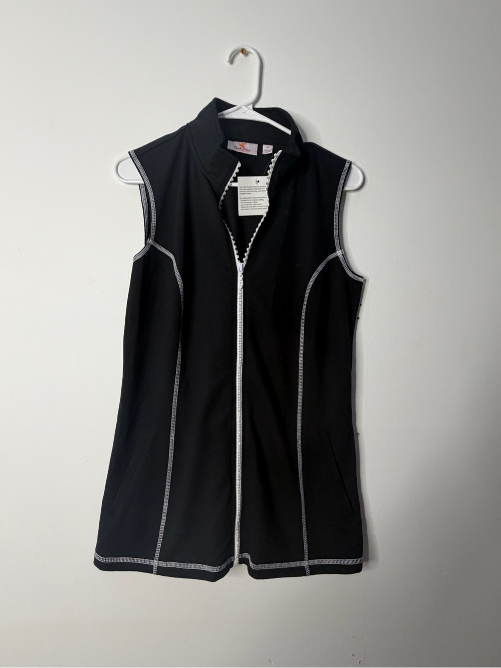 Quacker Factory Black Sleeveless Zip Front Tank with White Contrast Stitching